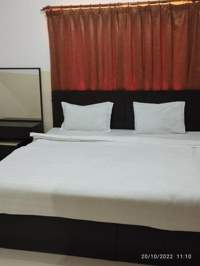 Apartment Al Basateen Sur
